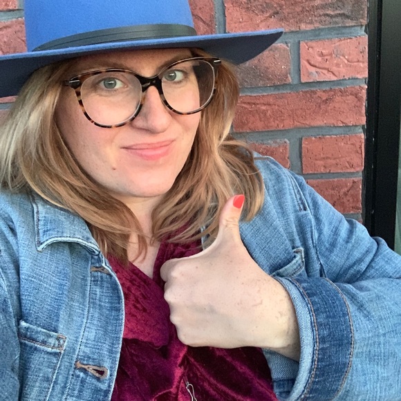 Profile Picture of Cassandra Gauthier (@cass2u) on Poshmark