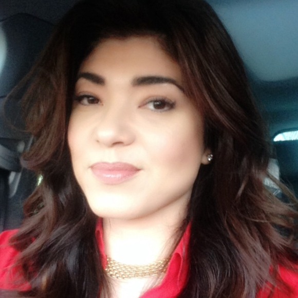 Profile Picture of Carina Gonzalez (@carinaglez) on Poshmark