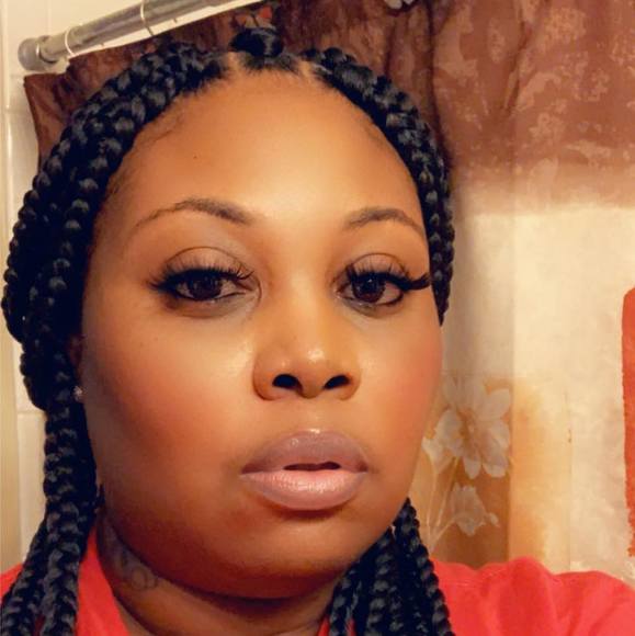 Profile Picture of Tongela Jacobs (@kennedii2010) on Poshmark