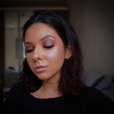 Paula Vasconcelos - Twitter Profile Picture of Paula Vasconcelos (@paullatiberio) on Twitter