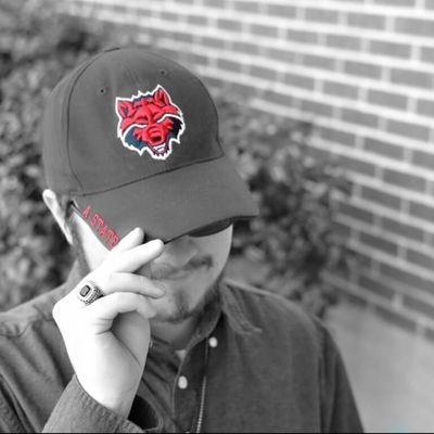 Profile Picture of Lee Ayers (@Dwolves_up) on Twitter