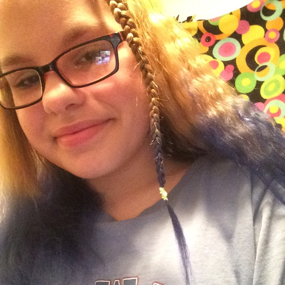 Profile Picture of Destini Armor (@destiniarmor) on Poshmark