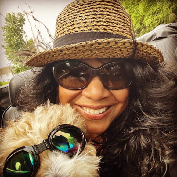 Profile Picture of Zelma Berube (@zlberu) on Poshmark