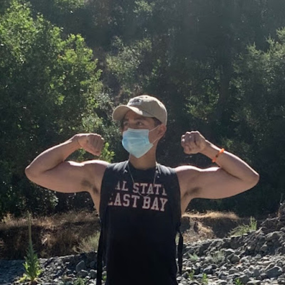 Profile Picture of Rusty Aragon (@rustyaragon) on Poshmark