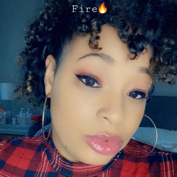 Profile Picture of Lori Sharpe (@lori_sharpe) on Poshmark