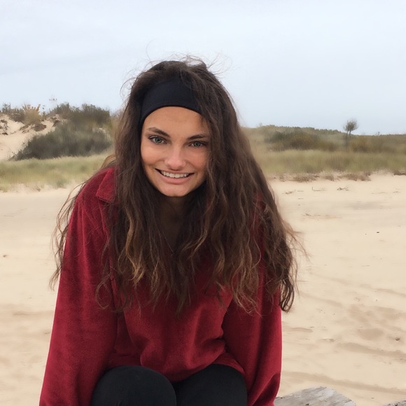Profile Picture of Mariah Pylman (@little_mari_ah) on Poshmark