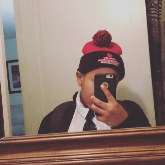 Profile Picture of Corey Hoke (@coreyhoke) on Poshmark