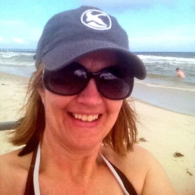 Profile Picture of Lara Thorn (@1968gal) on Twitter
