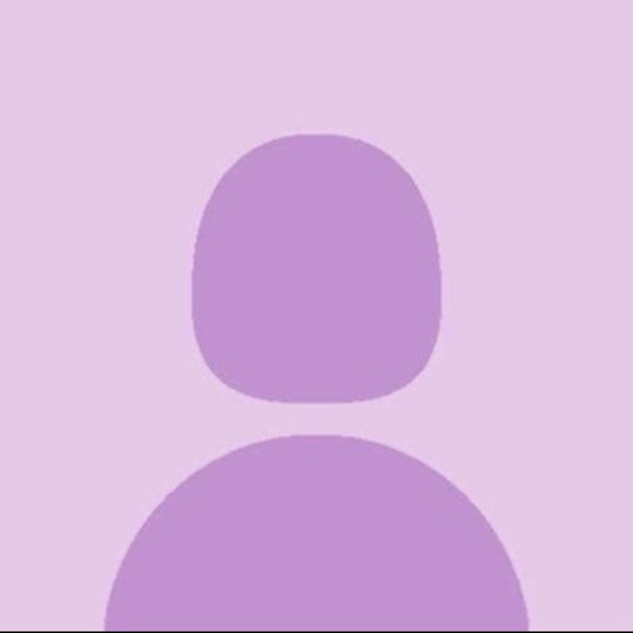 Profile Picture of Katherine Spreitzer (@katherinespreit) on Poshmark