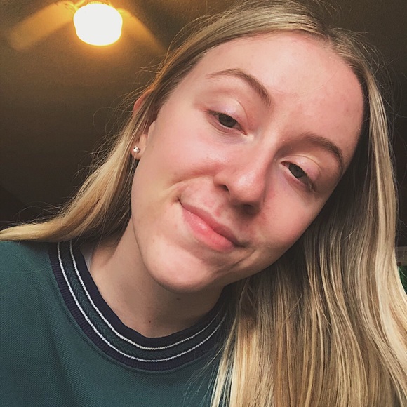 Profile Picture of Haley Roy (@haley128) on Poshmark