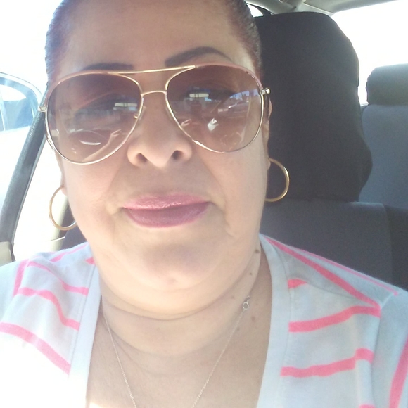 Profile Picture of Eva Rivas (@evarivas) on Poshmark