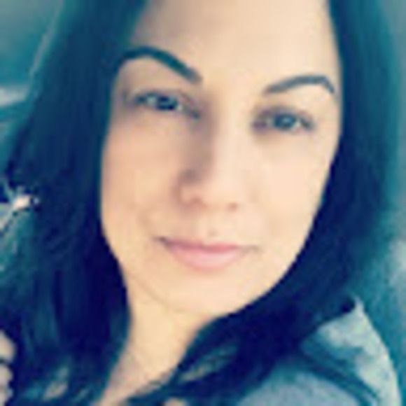 Profile Picture of Jessica Pinales (@jpinales7) on Poshmark