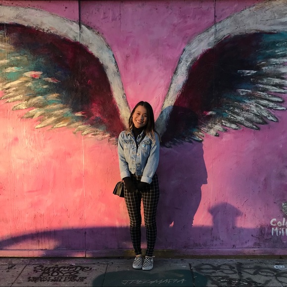 Profile Picture of Emily Moorehead (@emily_moorehead) on Poshmark