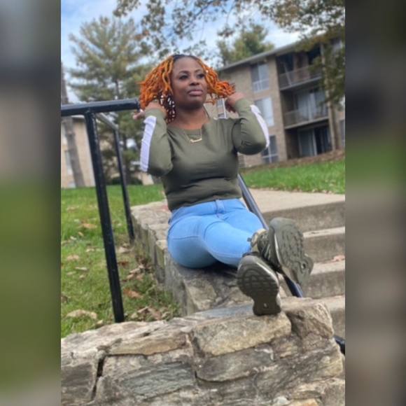 Profile Picture of Tiawanda Privott (@amorduro) on Poshmark
