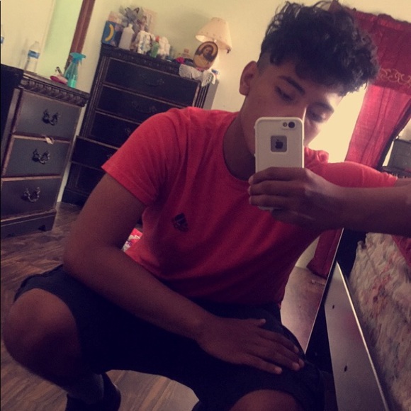 Profile Picture of Brandon Lopez (@blo14) on Poshmark