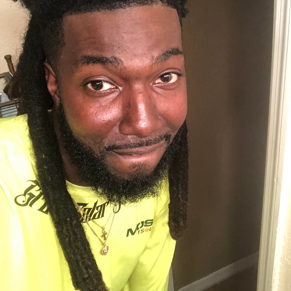 Profile Picture of Cliff Simpson (@cliffsimpson) on Poshmark