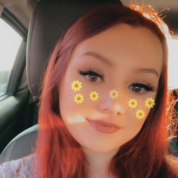Profile Picture of Katie Caughey (@katiecoffee) on Poshmark