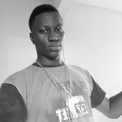 Profile Picture of Jude Moari 🎧 🎶 💯 📷 👔 🎤 👊 👑 👈 (@citizen_moari12) on Twitter