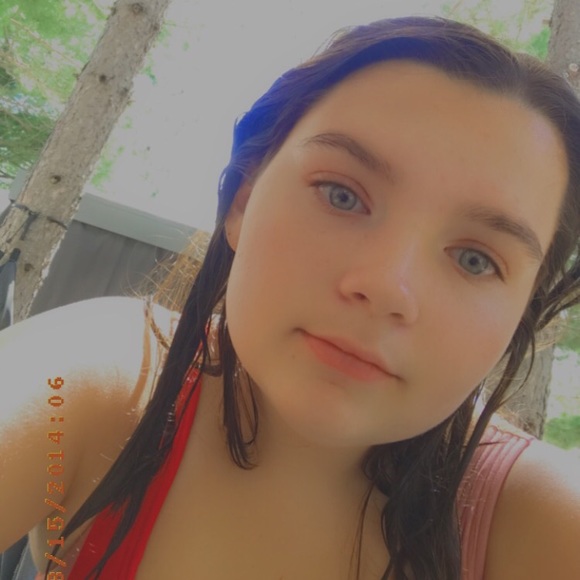 Profile Picture of Koralie Lafleur (@emmylafleur) on Poshmark