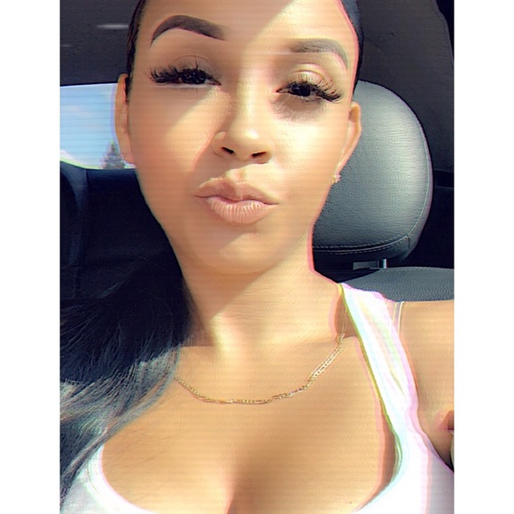 Profile Picture of Phea Javelet (@phea_bia) on Poshmark