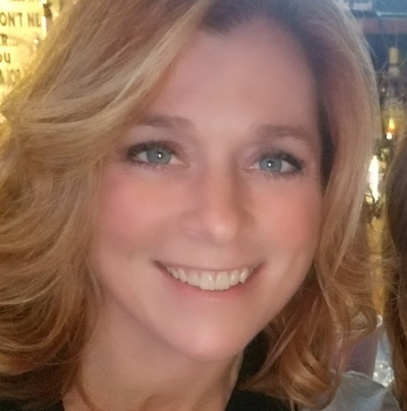 Profile Picture of Stefanie Sterenfeld (@stefster813) on Poshmark