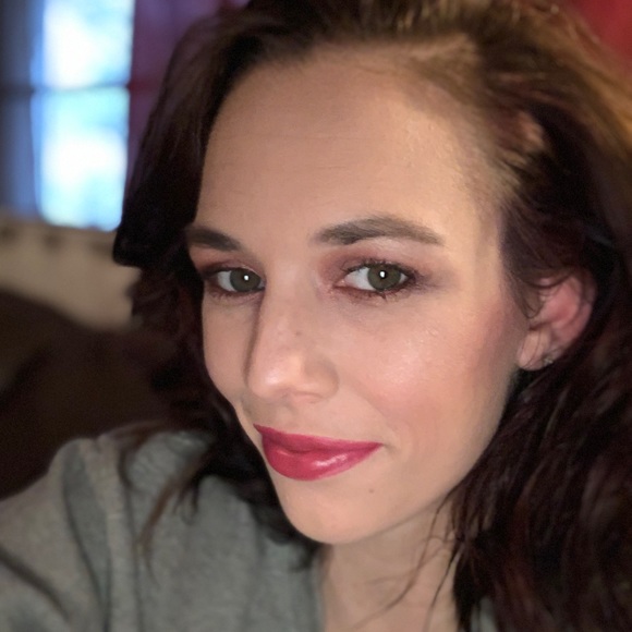 Profile Picture of Christy Green (@christygreen34) on Poshmark