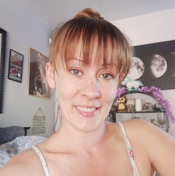 Profile Picture of Jeanette Tidd (@jeanette8) on Poshmark
