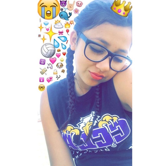 Profile Picture of Josie Monroy (@josie_monroy) on Poshmark