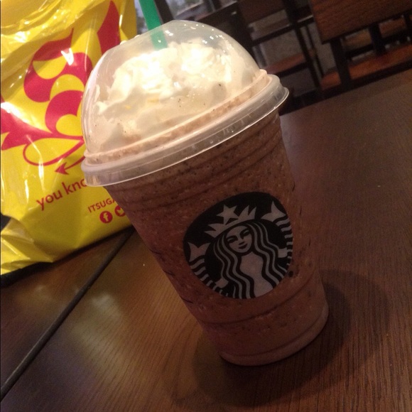 Profile Picture of Gabrielle Troutman (@gabriellegt_14) on Poshmark