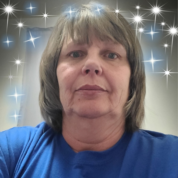 Profile Picture of Lora Hampton (@grannylah) on Poshmark