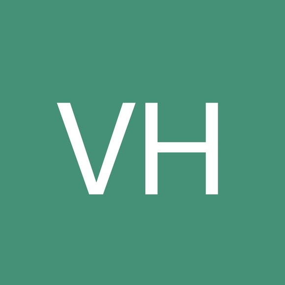 Profile Picture of Valerie Hagee (@valeriehagee) on Poshmark