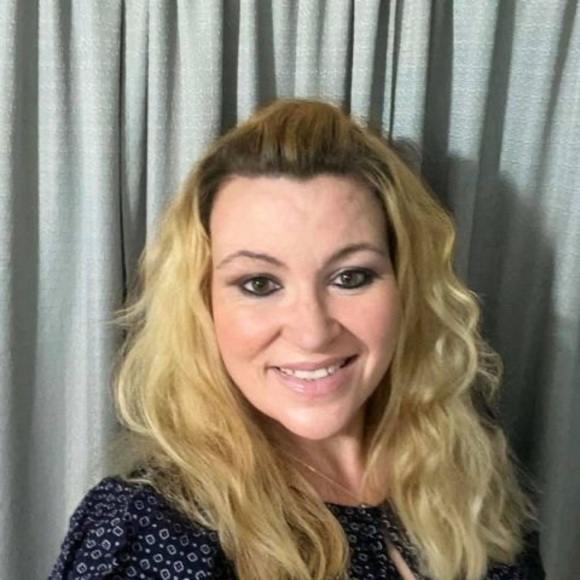 Heather Chaplinski - Poshmark Profile Picture of Heather Chaplinski (@hbelle2995) on Poshmark