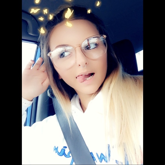 Profile Picture of Courtney Maines (@cgmaines) on Poshmark