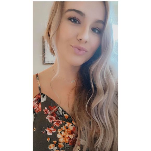 Profile Picture of Morgan Del principe (@morgandp04) on Poshmark