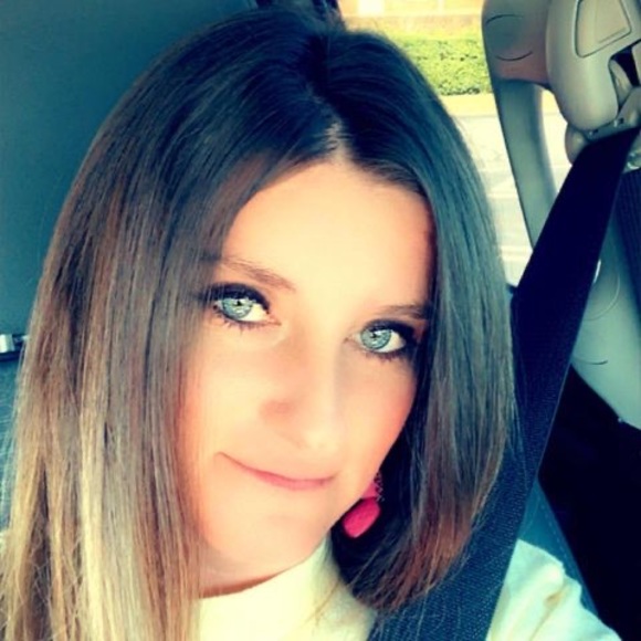 Profile Picture of Krystal Conrad (@krystal_conrad) on Poshmark