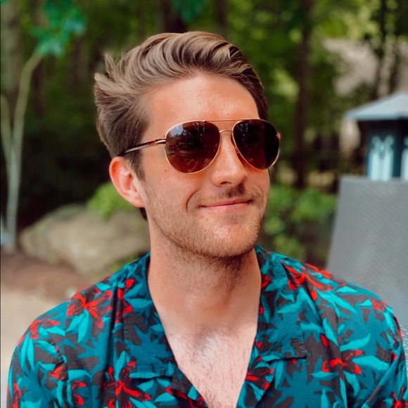 Profile Picture of Christopher Vaughn (@chrisv484) on Poshmark