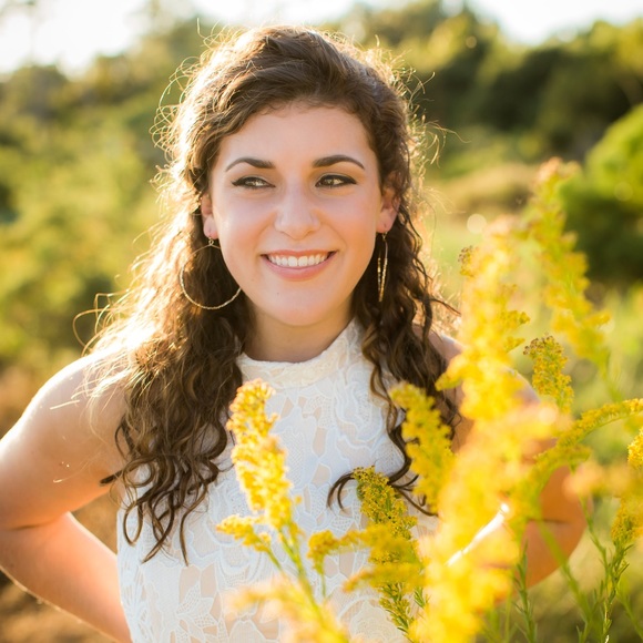 Profile Picture of Reagan Scott (@reagan_scott_) on Poshmark