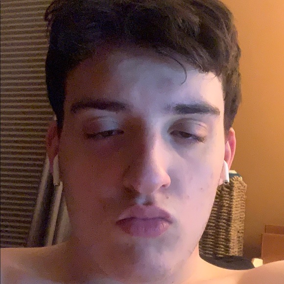 Profile Picture of Michael Pizzarello (@pizzahutmike) on Poshmark
