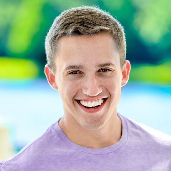 Profile Picture of Patrick Greer (@psgreer) on Poshmark