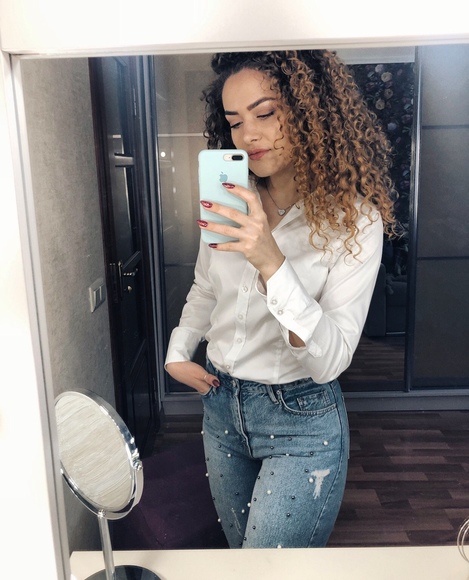 Profile Picture of Ariella Patton (@pattoda) on Poshmark
