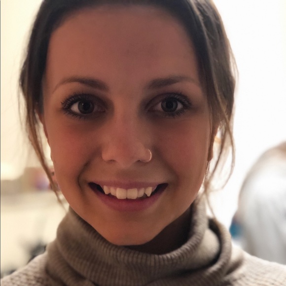 Profile Picture of Rachel Bahrakis (@rachelbahrakis) on Poshmark
