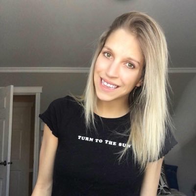 Profile Picture of IsabelleDuval (@IsabelleDuval16) on Twitter