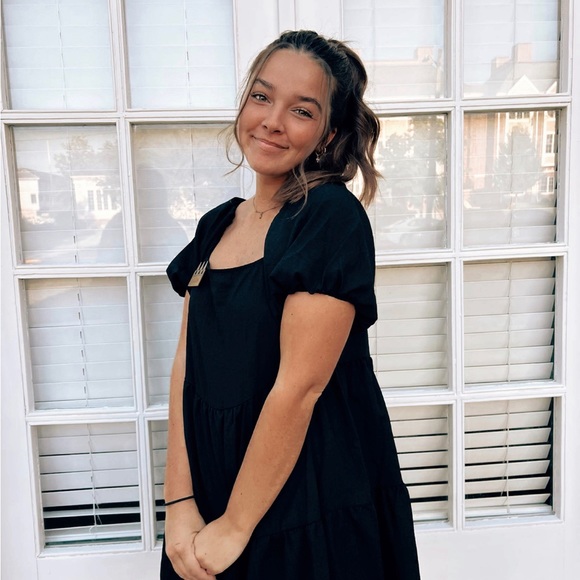 Profile Picture of Alisha Funaro (@alishaf4) on Poshmark