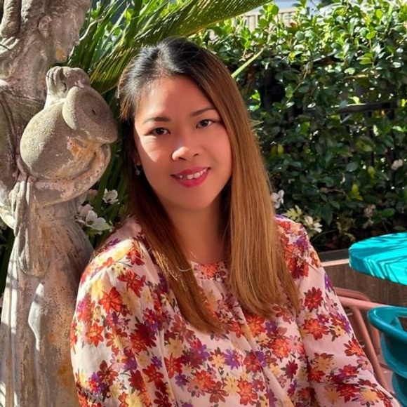 Profile Picture of Mymy Nguyen (@tinhyeem7527) on Poshmark