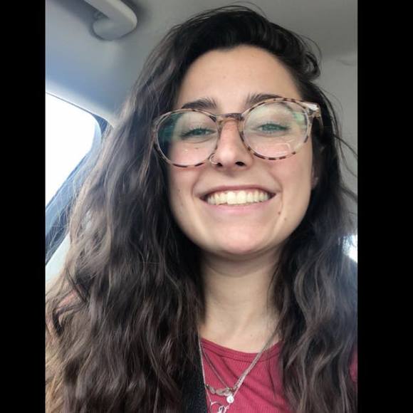 Profile Picture of Julia Cormier (@juliacormier16) on Poshmark