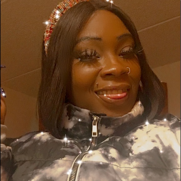 Profile Picture of Christine Ferguson (@christinefer289) on Poshmark
