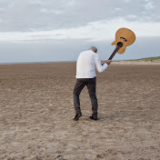 Profile Picture of John Featherstone (@JohnFeatherstone) on Youtube