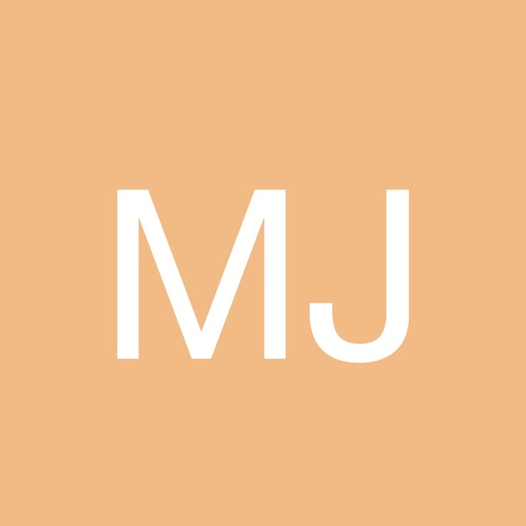 Profile Picture of Minesha Jeeuth (@minesna22) on Poshmark