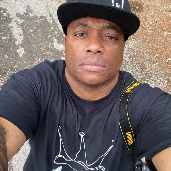 Profile Picture of Kurt Singleton (@kurtsingleton) on Poshmark