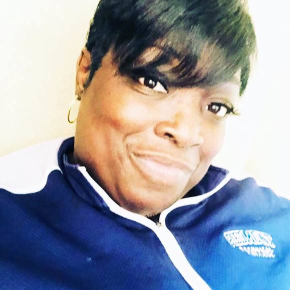 Profile Picture of Vera Boyd (@dessia71) on Poshmark